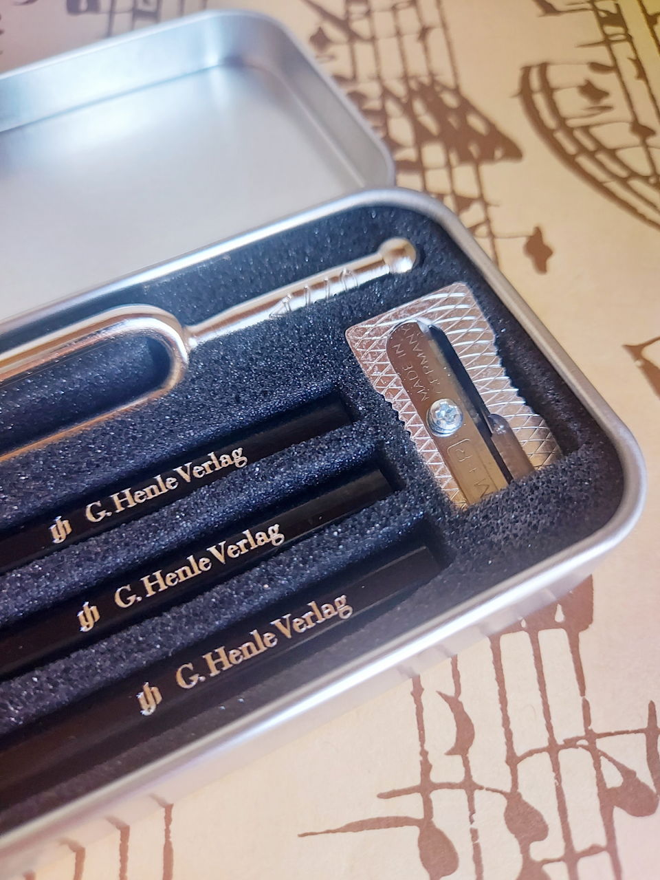 Writing Set with Tuning Folk (Henle)